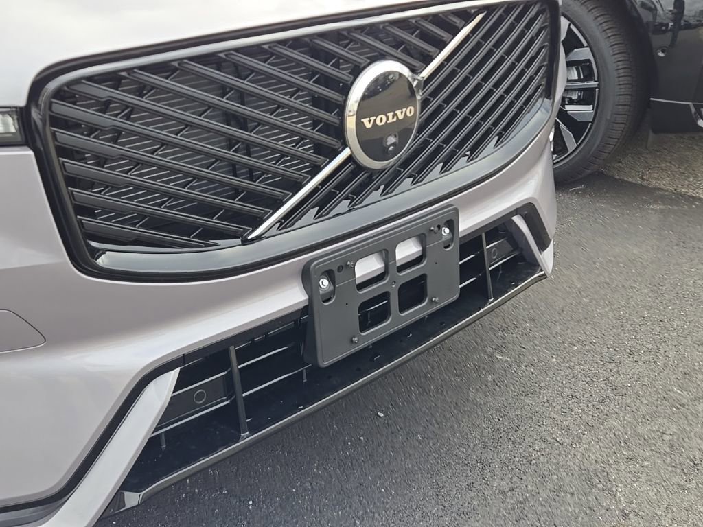New 2026 Volvo XC60 B5 Plus w/ Climate Package image 3