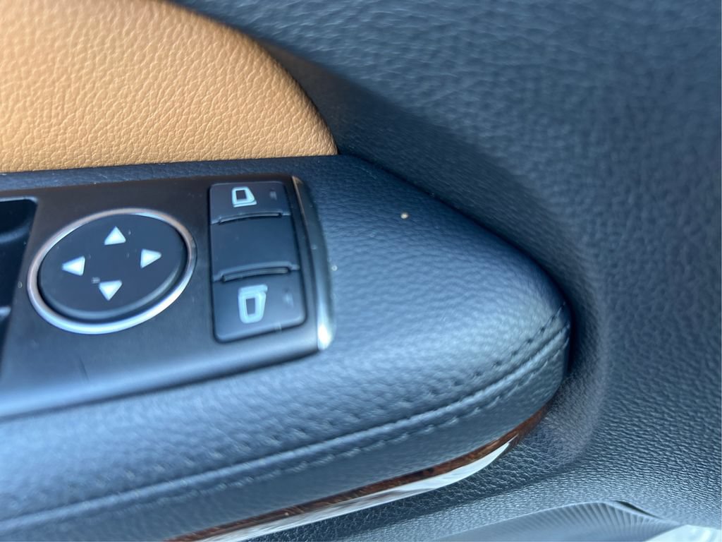 Used 2013 Mercedes-Benz E 350 Sedan image 47