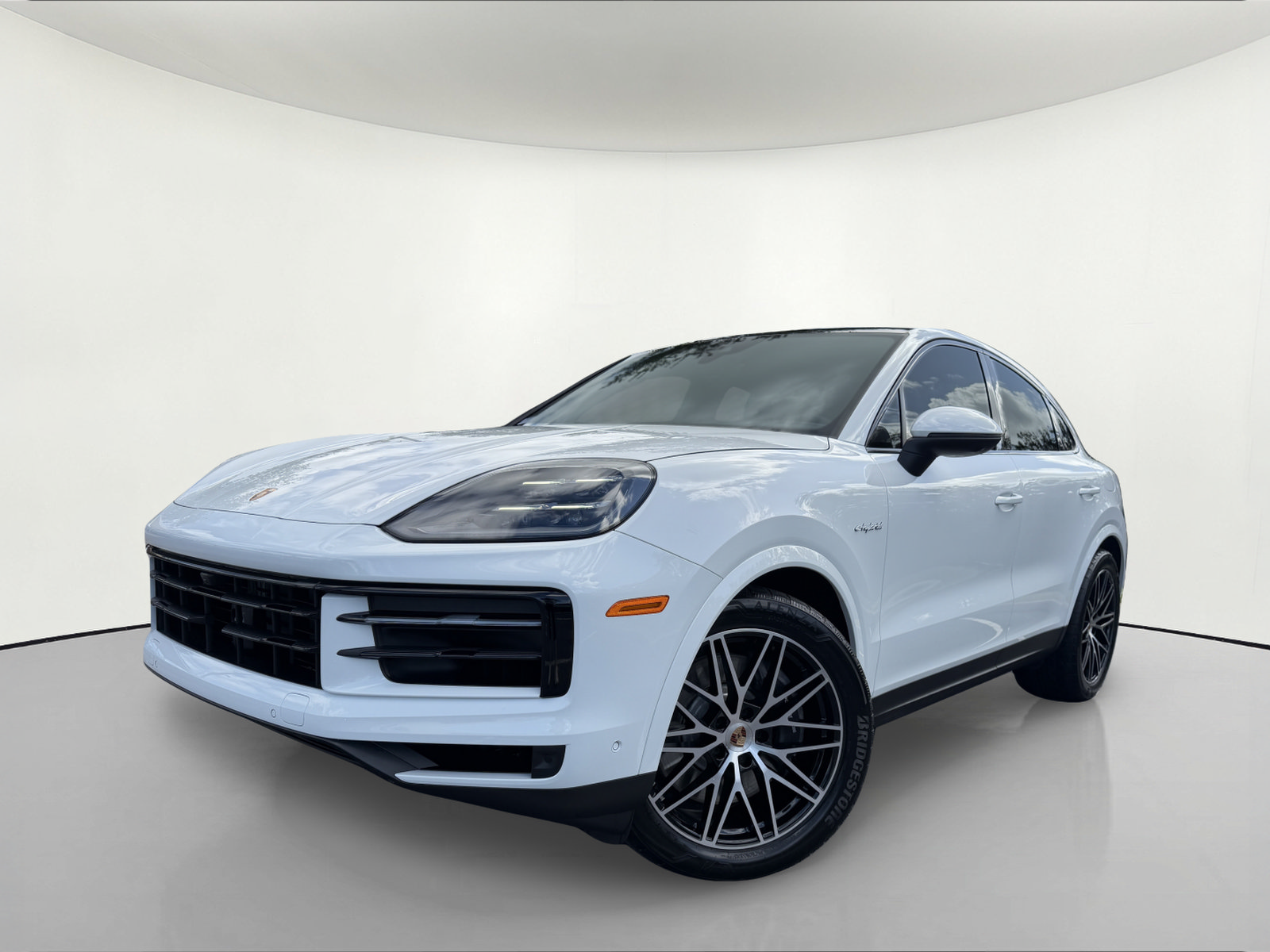 Certified 2025 Porsche Cayenne E-Hybrid Coupe AWD/4WD image 1