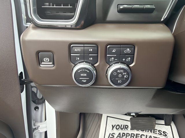 Used 2025 GMC Sierra 1500 Denali w/ Denali Reserve Package AWD/4WD image 12