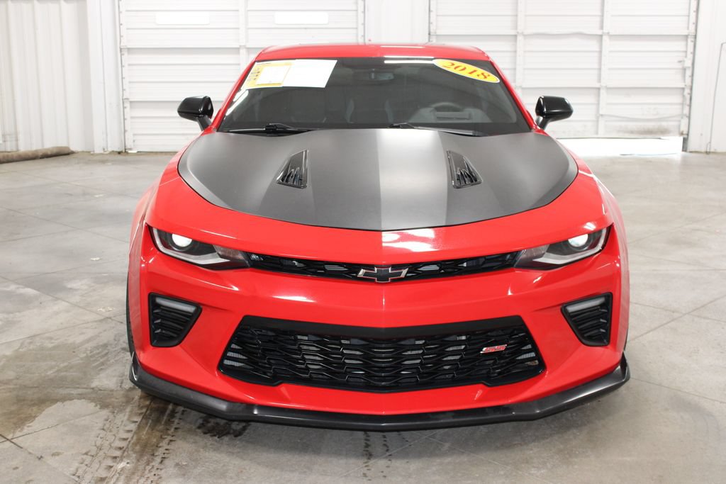 Used 2018 Chevrolet Camaro SS RWD image 3