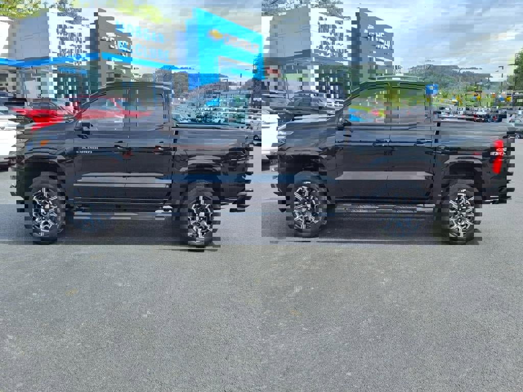 Certified 2023 Chevrolet Colorado LT w/ LT Convenience Package III image 2