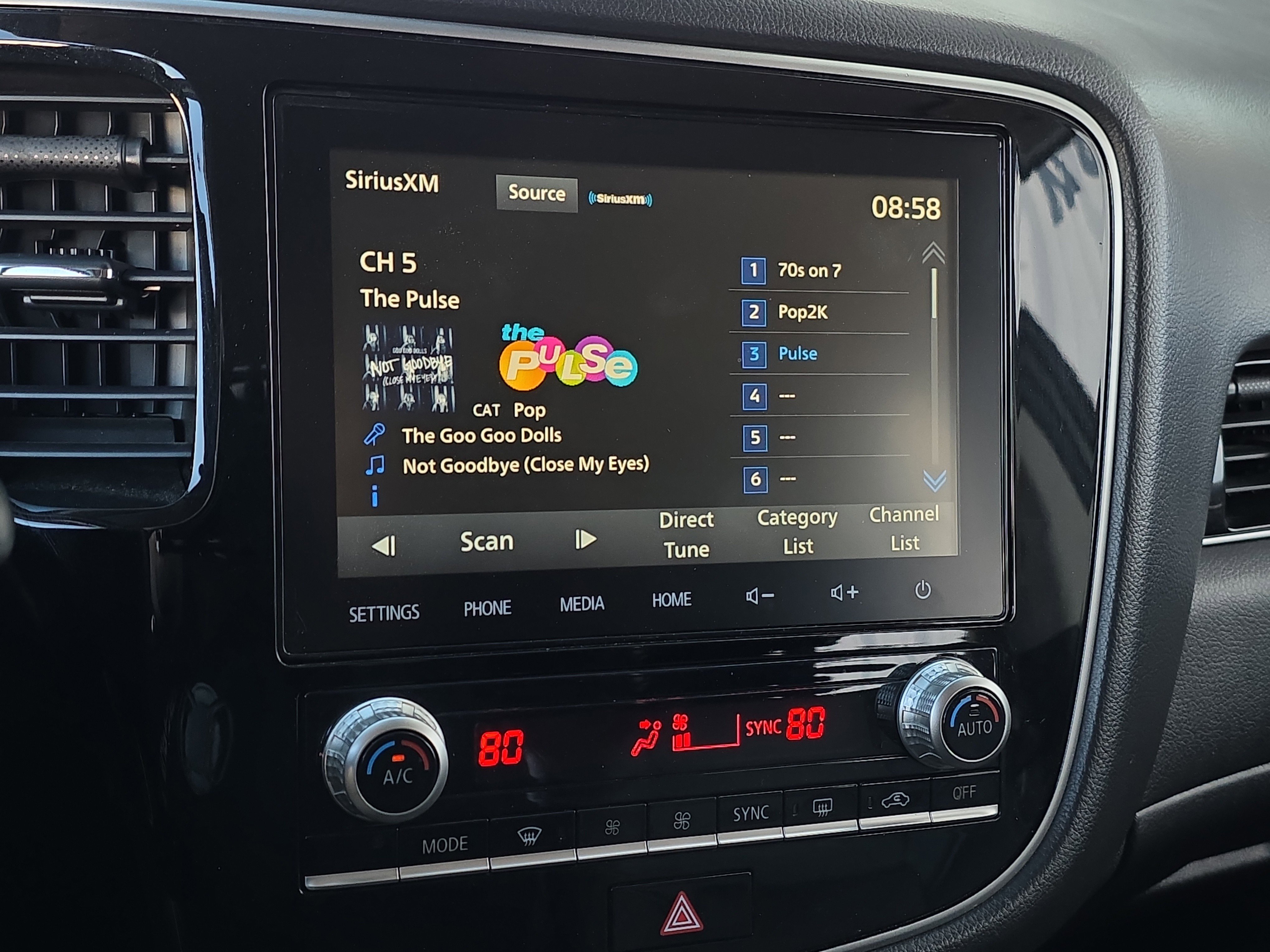 Used 2020 Mitsubishi Outlander SE image 19