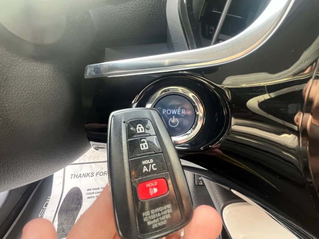 Used 2017 Toyota Prius Prime Advanced image 42