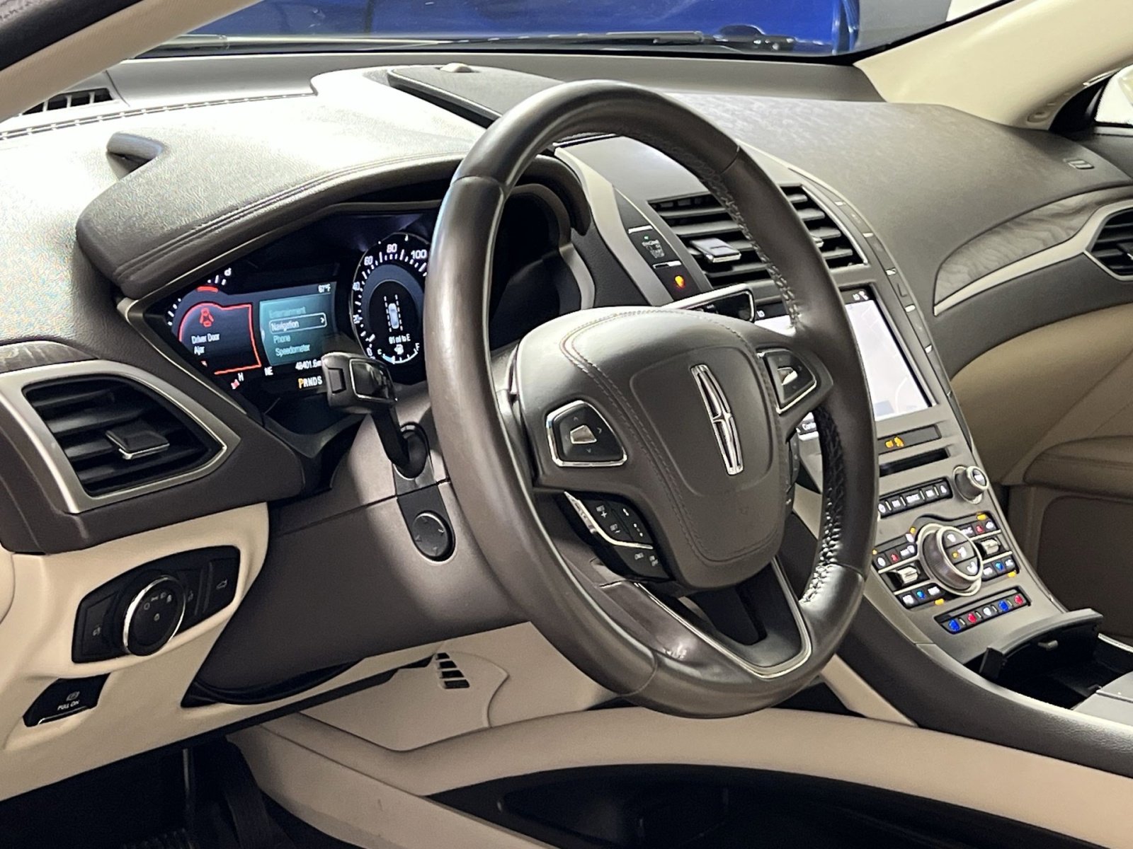 Used 2018 Lincoln MKZ Reserve w/ Technology Package FWD image 17