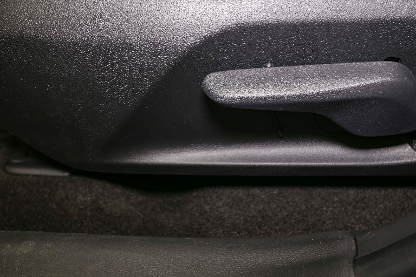 Used 2023 Toyota RAV4 LE FWD image 38