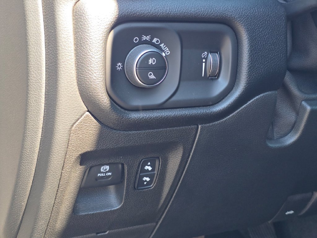 Used 2022 RAM 1500 Big Horn RWD image 18