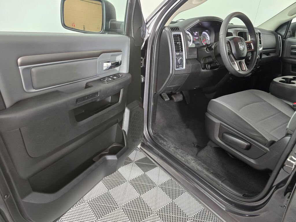 Used 2024 RAM 1500 Classic SLT image 17