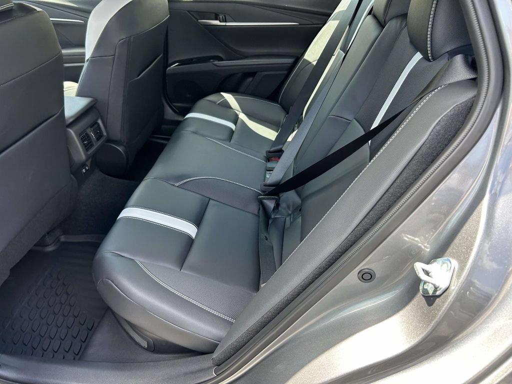 Used 2026 Toyota Camry SE FWD image 13