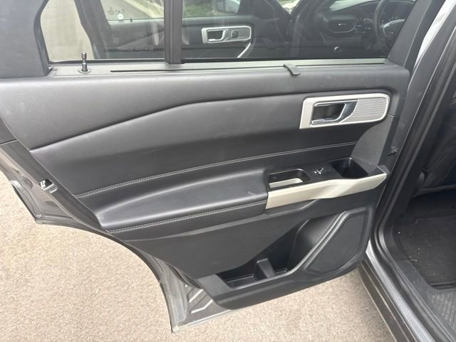 Used 2021 Ford Explorer Limited w/ Equipment Group 301A AWD/4WD image 23