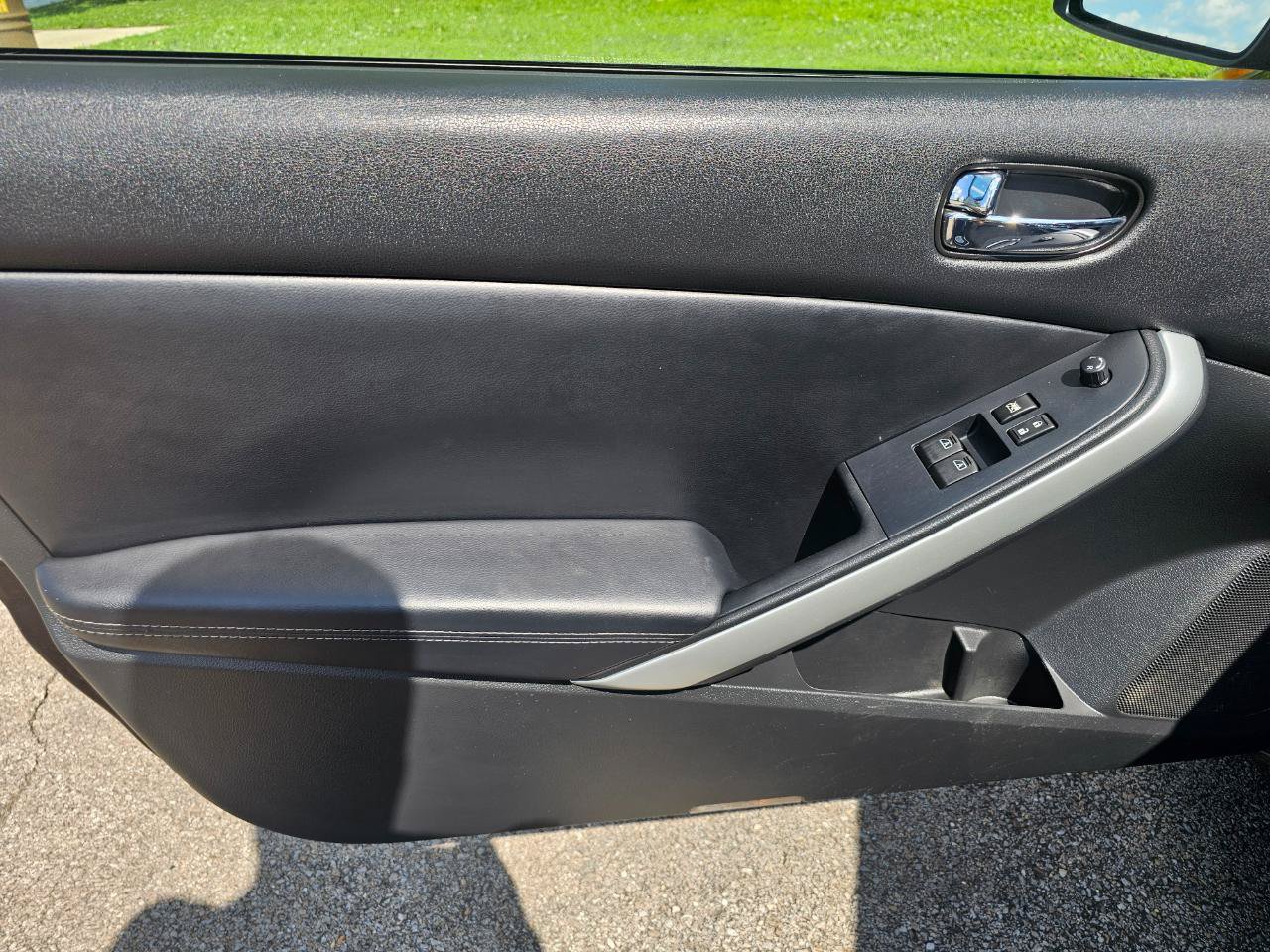 Used 2012 Nissan Altima 3.5 SR FWD image 22