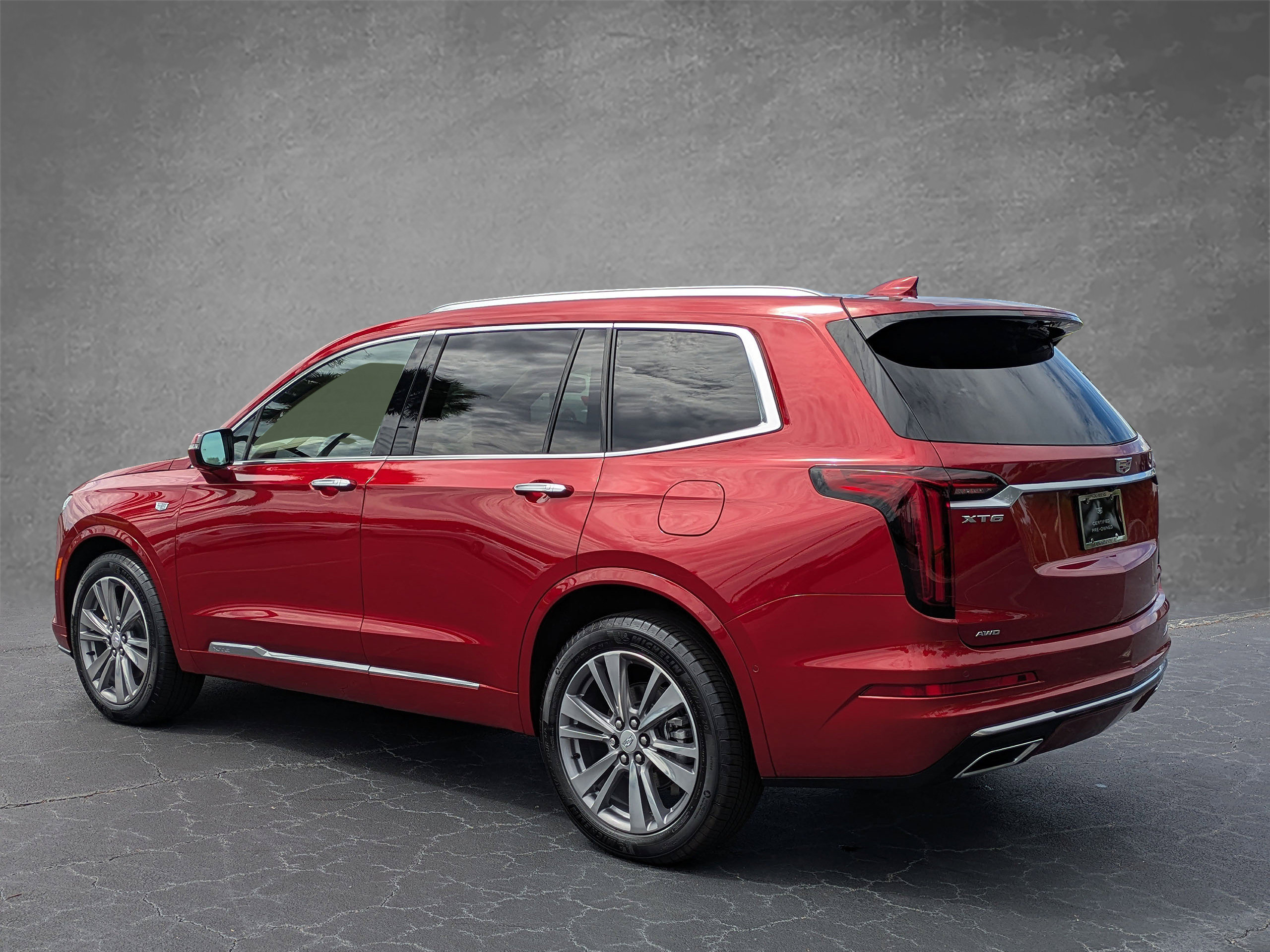 Certified 2025 Cadillac XT6 Premium Luxury w/ Platinum Package AWD/4WD image 4