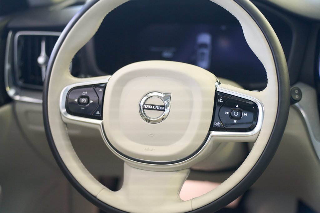 Certified 2025 Volvo V60 B5 Cross Country Plus image 17