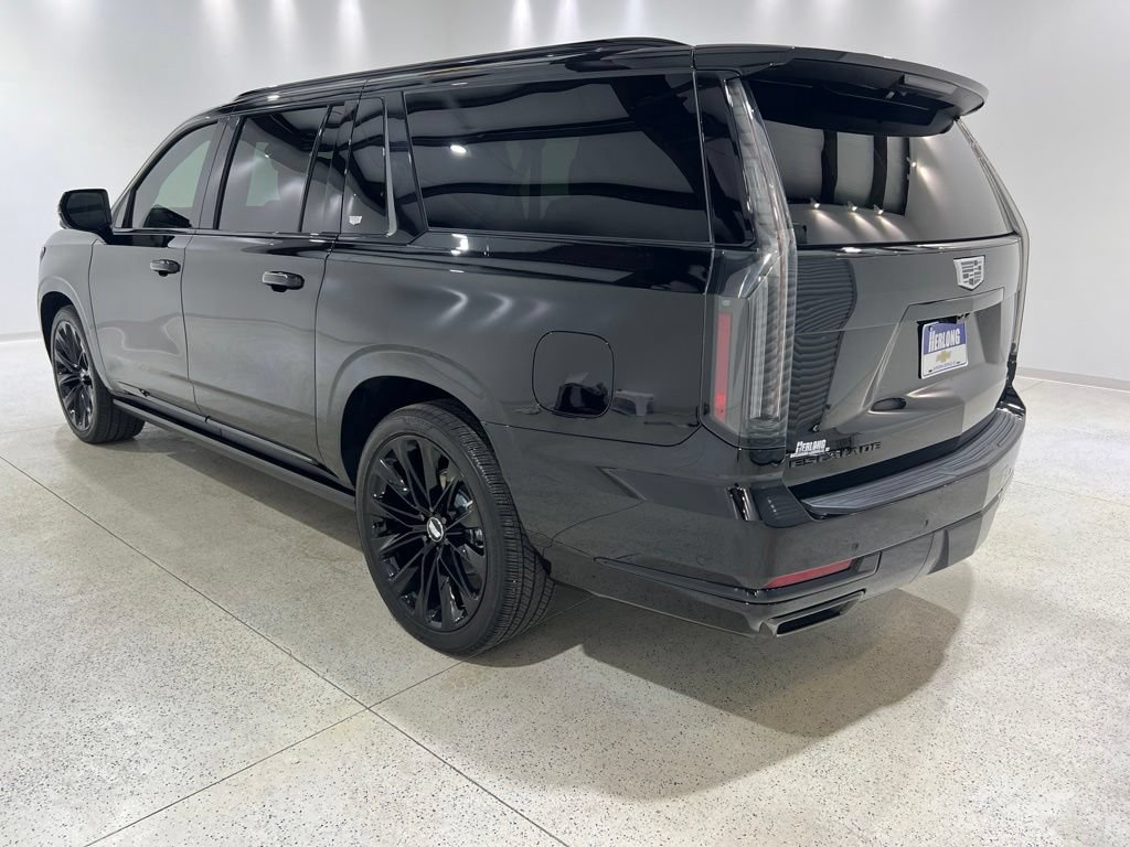 Used 2026 Cadillac Escalade ESV Platinum Sport w/ LPO, ONYX Package AWD/4WD image 3