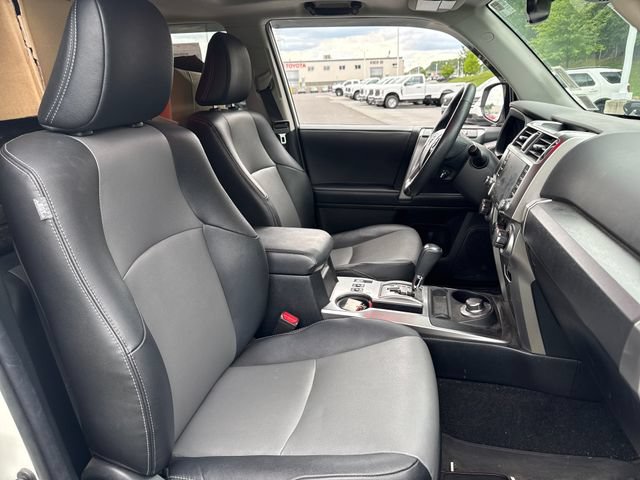 Used 2022 Toyota 4Runner SR5 Premium w/ Moonroof Package AWD/4WD image 14