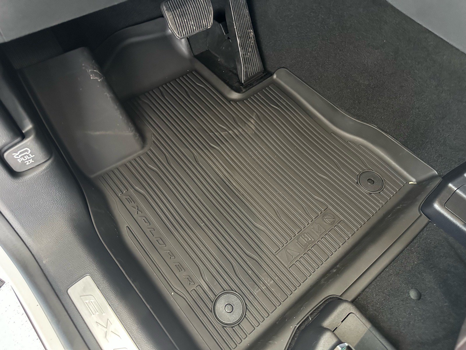 New 2026 Ford Explorer Platinum RWD image 31