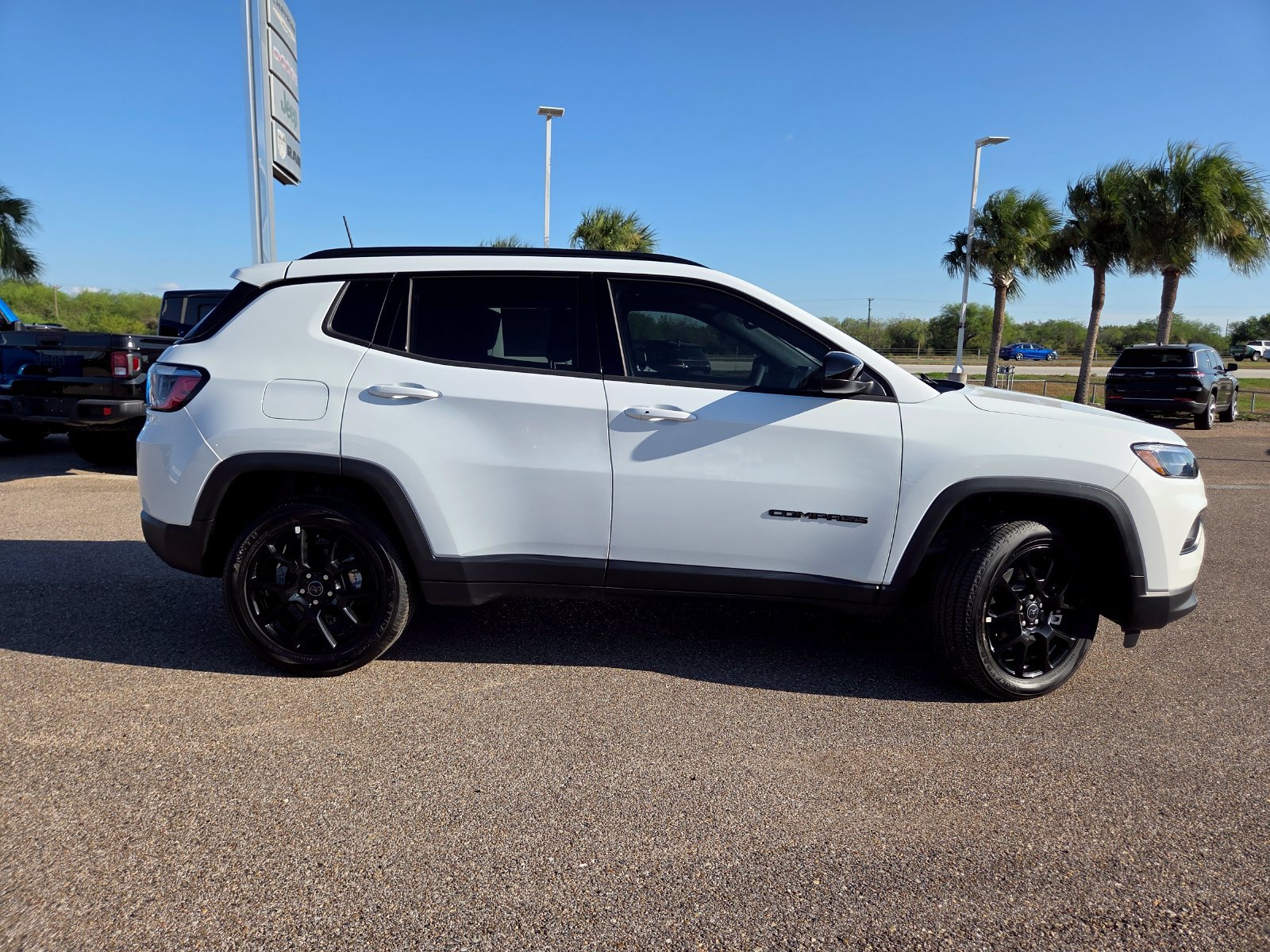 New 2026 Jeep Compass Latitude AWD/4WD image 8