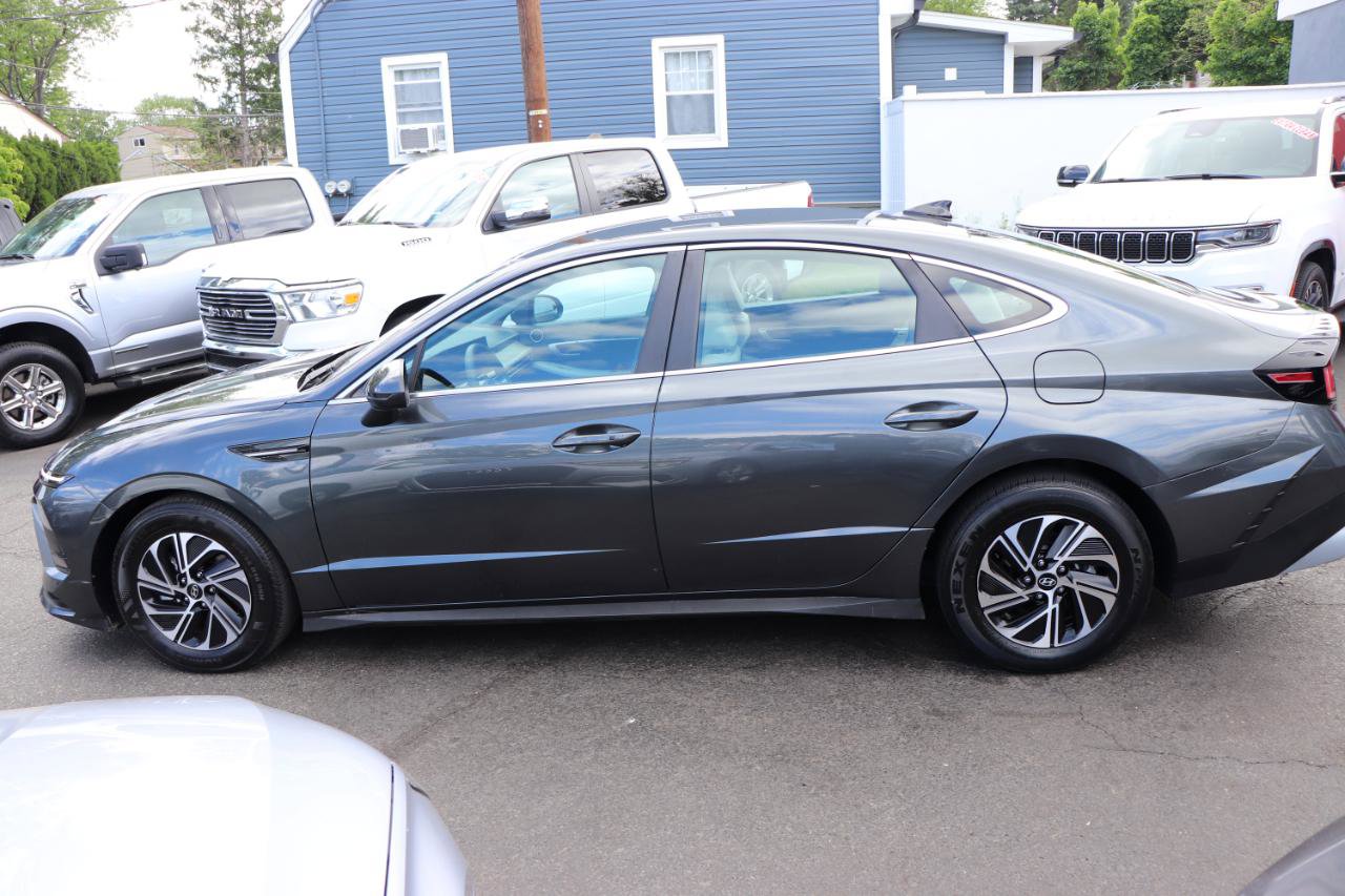 Used 2026 Hyundai Sonata Blue FWD image 2