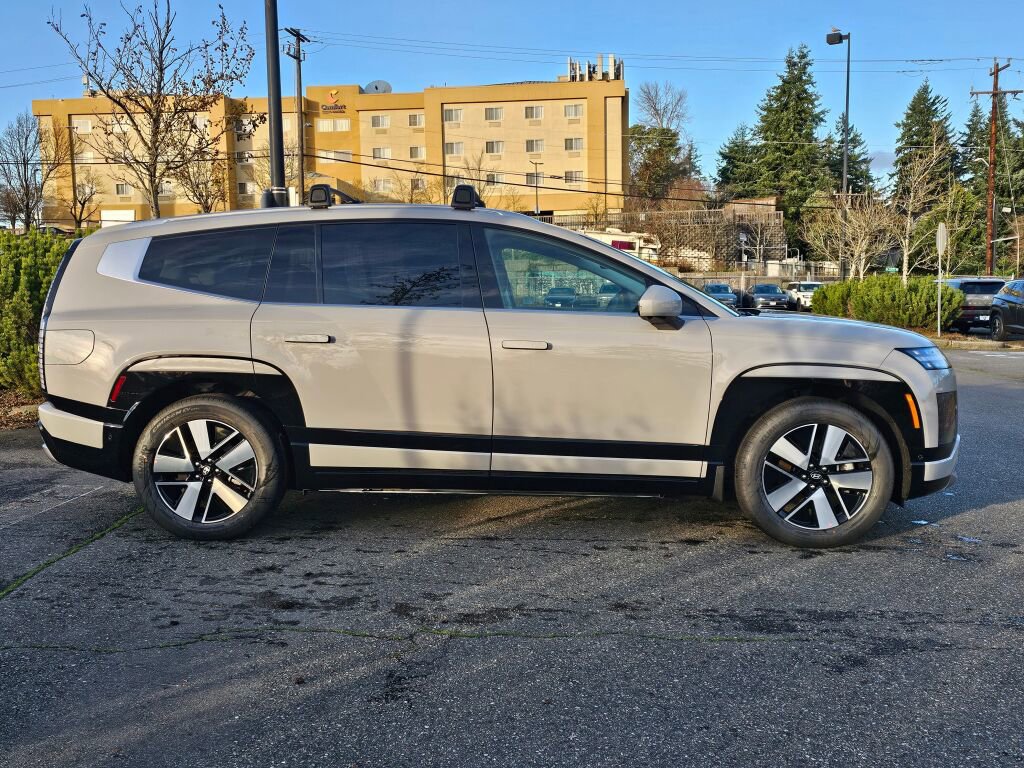 New 2026 Hyundai Ioniq 9 SEL image 8