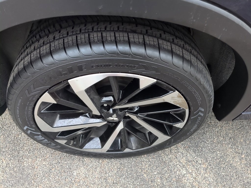 Used 2023 Mitsubishi Outlander SEL image 11