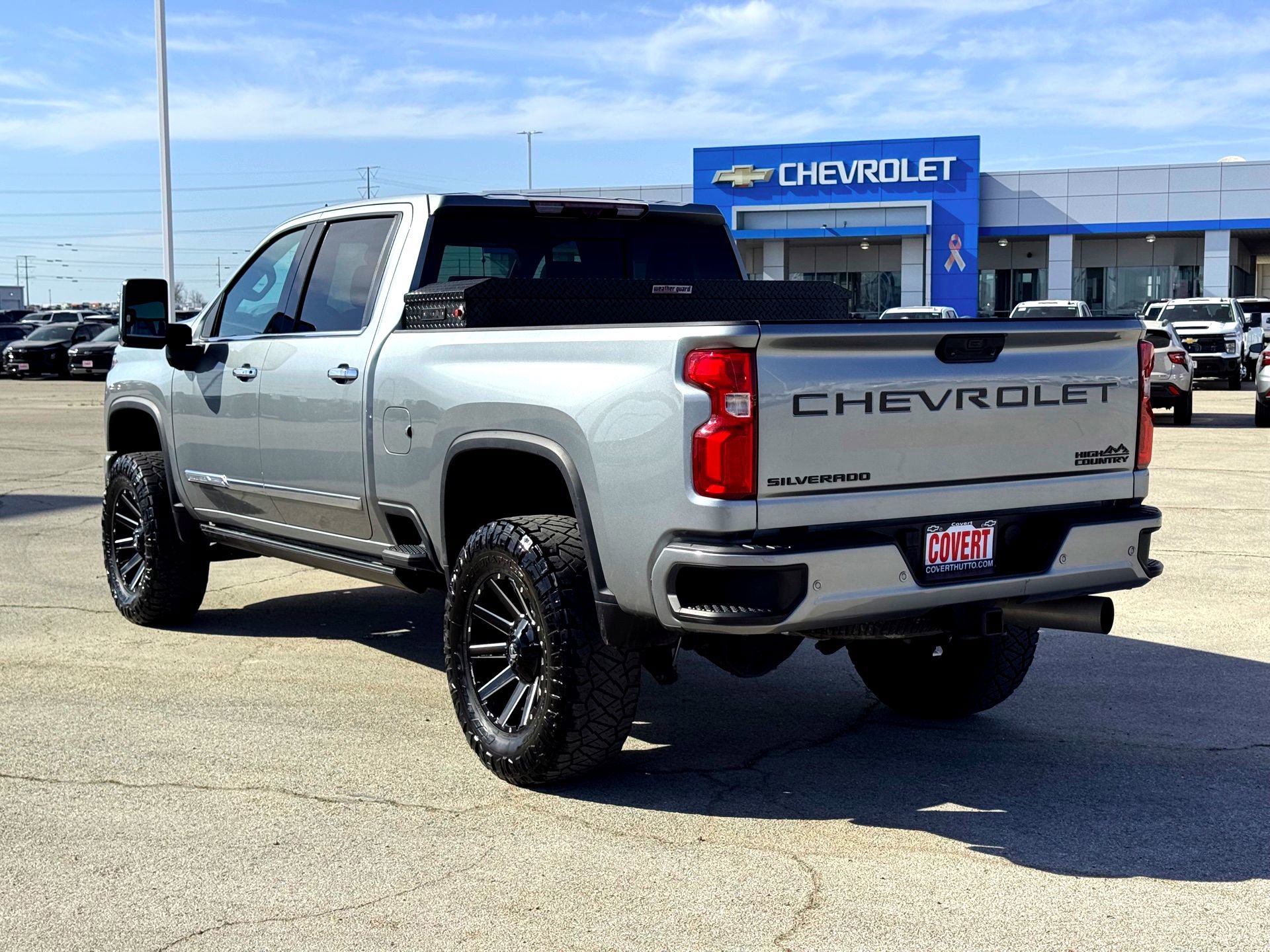 Used 2024 Chevrolet Silverado 2500 High Country w/ Technology Package image 9