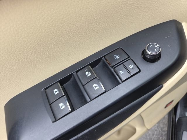 Used 2014 Toyota Highlander Limited w/ Driver Technology Package image 11