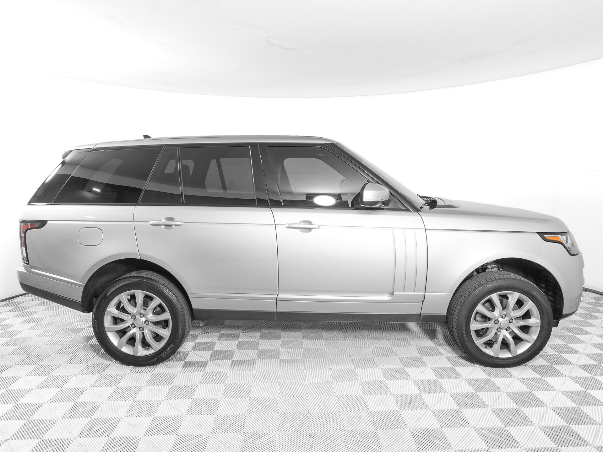 Used 2016 Land Rover Range Rover AWD/4WD image 4
