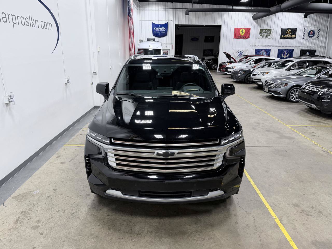 Used 2023 Chevrolet Suburban High Country w/ Max Trailering Package AWD/4WD image 2