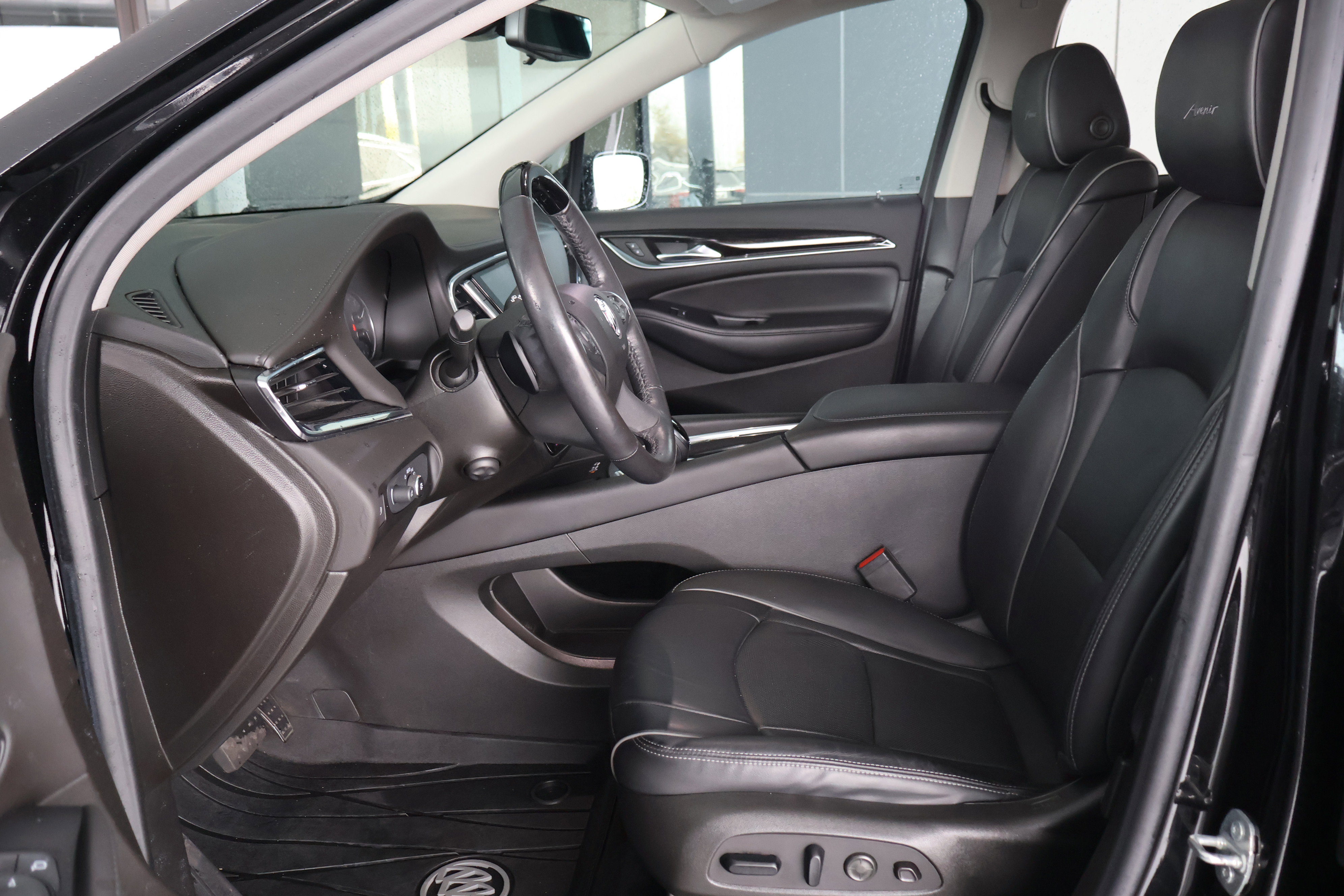 Used 2021 Buick Enclave Avenir w/ Avenir Technology Package image 10