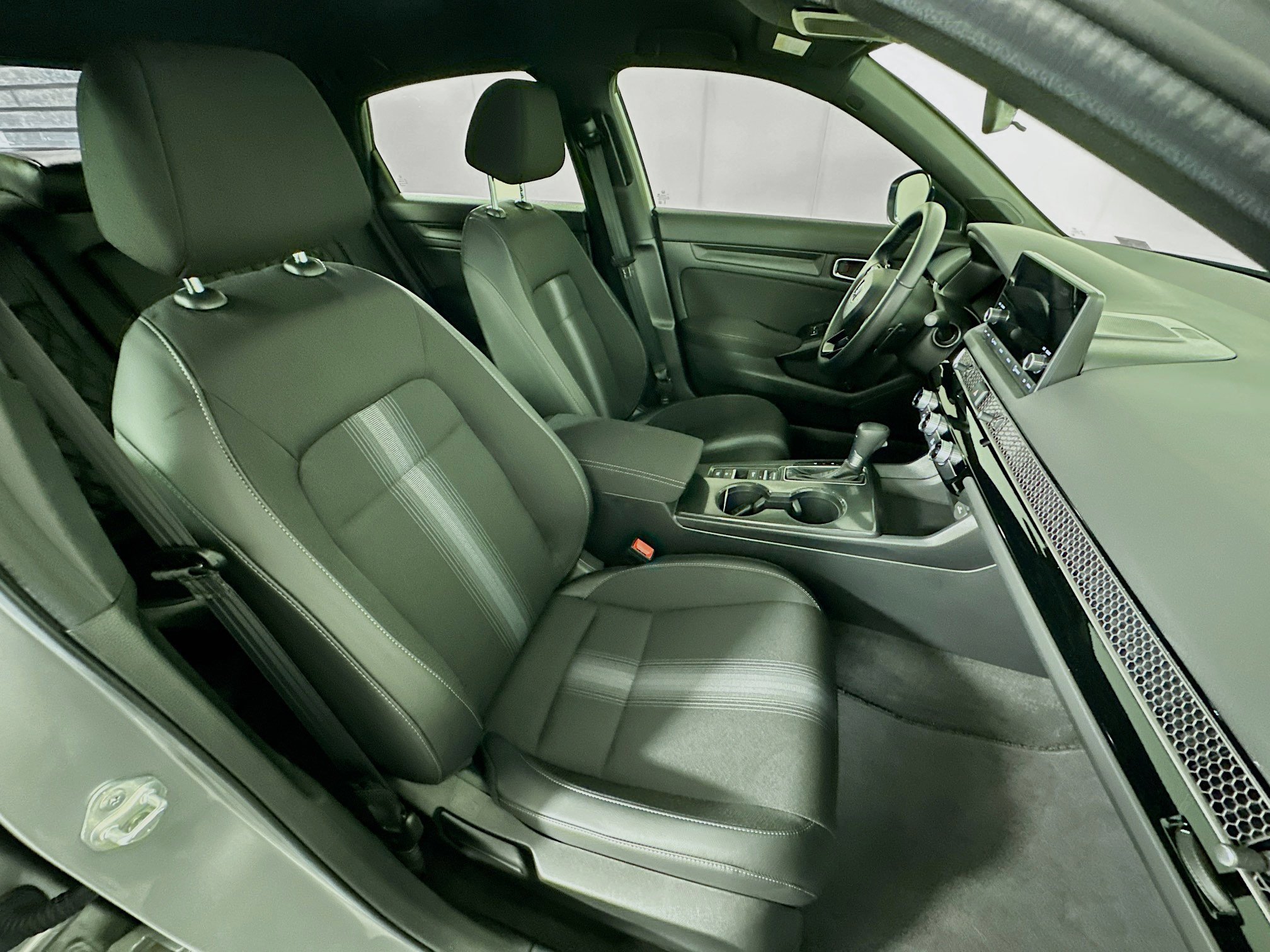 Used 2025 Honda Civic Sport image 28