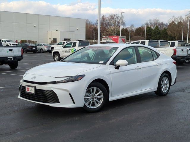 Used 2026 Toyota Camry LE image 2