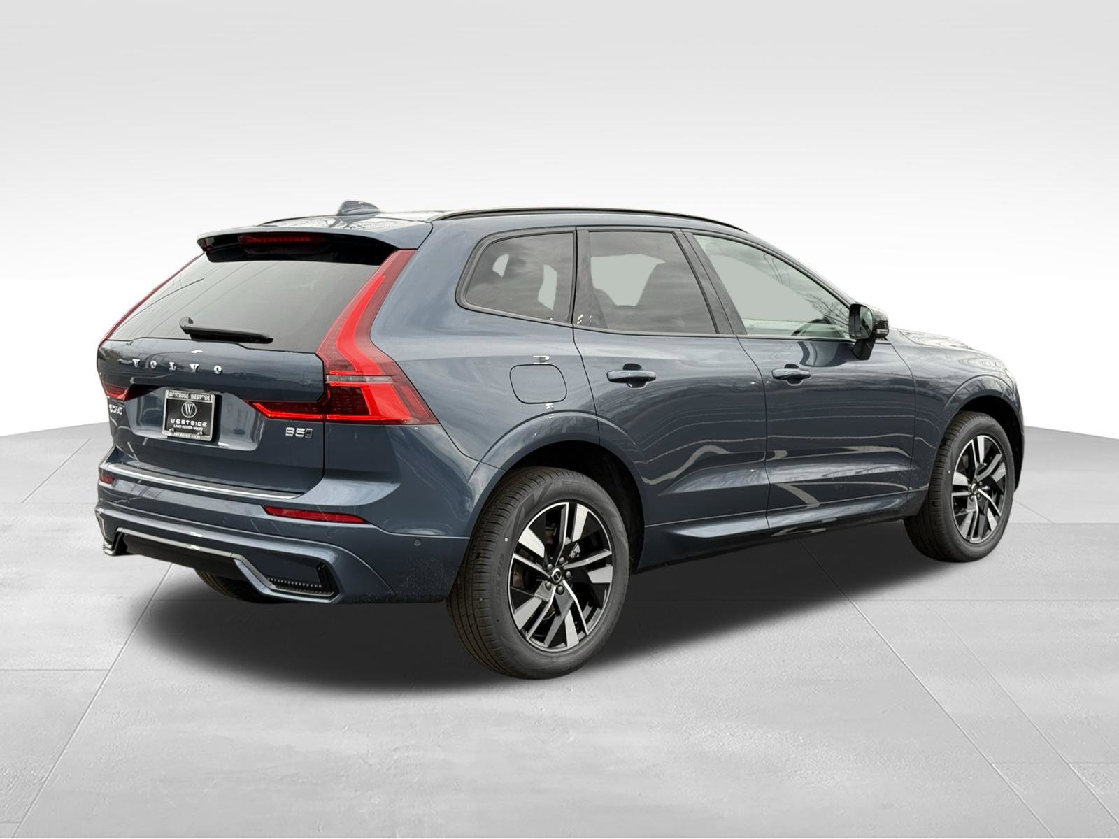 New 2026 Volvo XC60 B5 Plus w/ Protection Package Premier AWD/4WD image 6