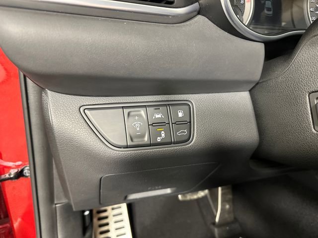 Used 2021 Genesis G70 3.3T RWD image 19