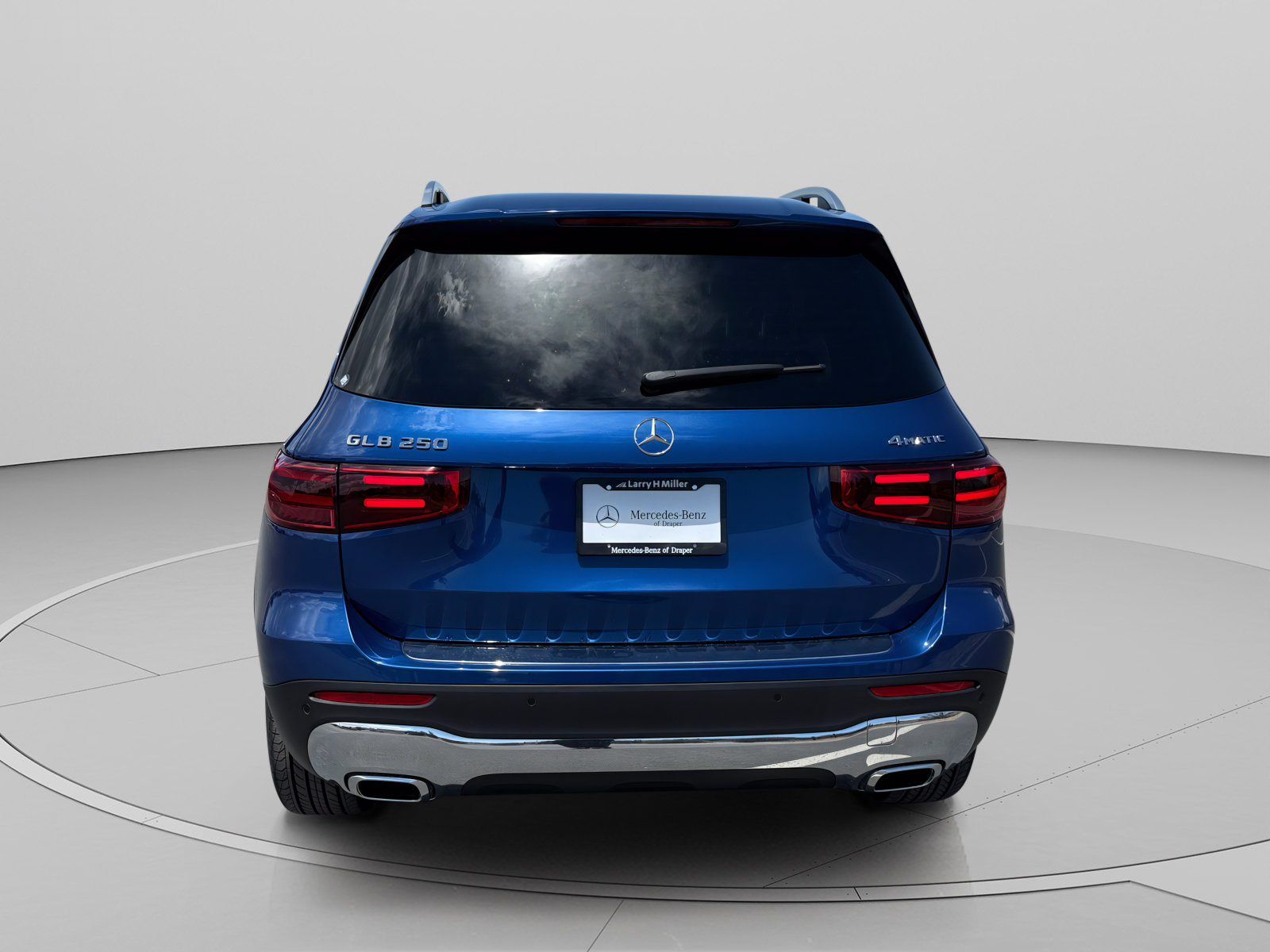 New 2026 Mercedes-Benz GLB 250 4MATIC image 4