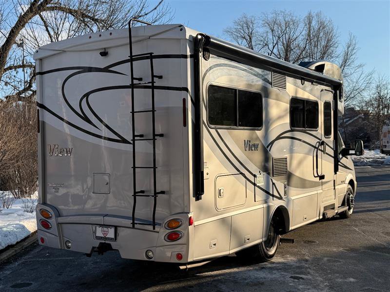 Used 2015 Mercedes-Benz Sprinter 3500 image 10