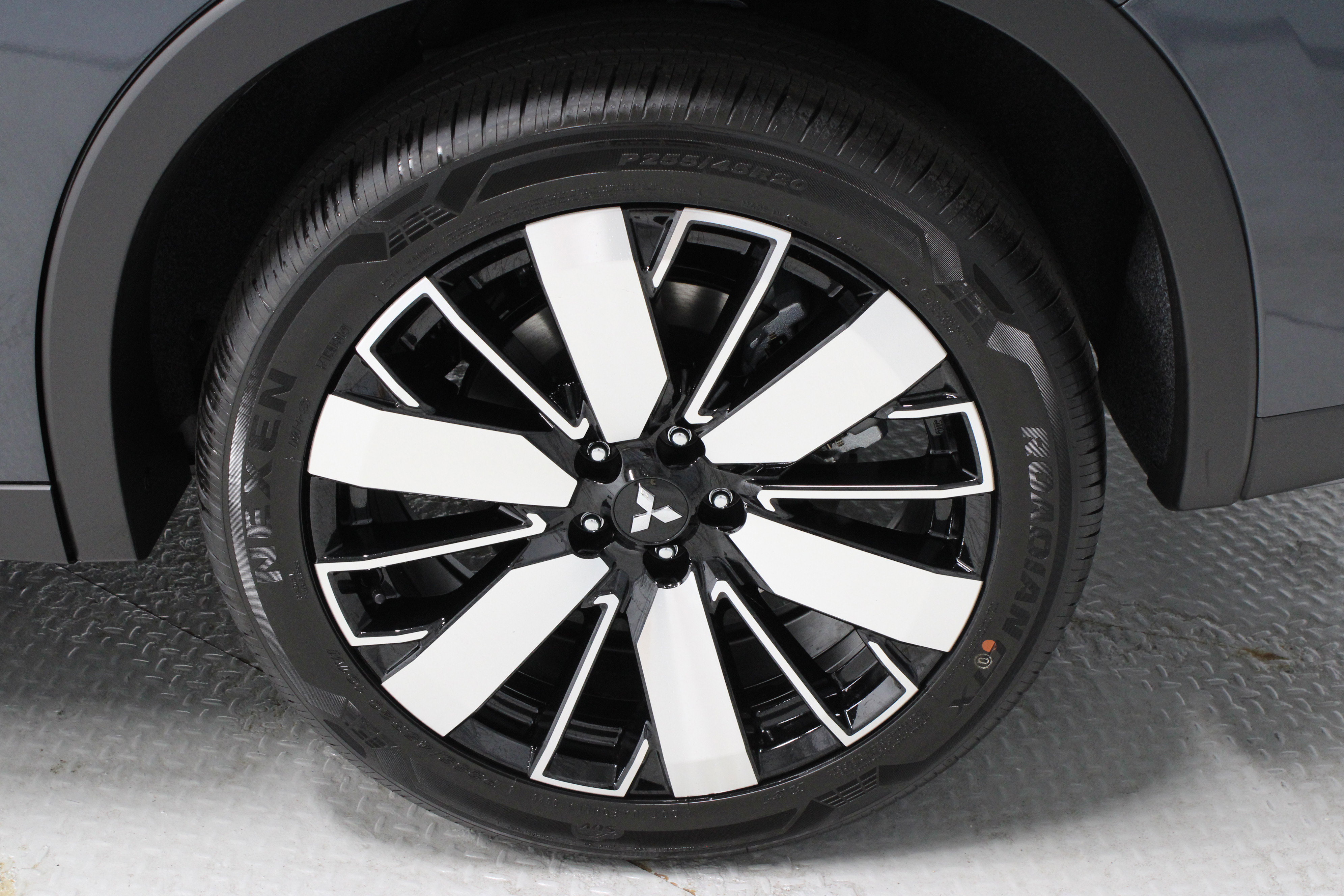 New 2025 Mitsubishi Outlander SE image 35