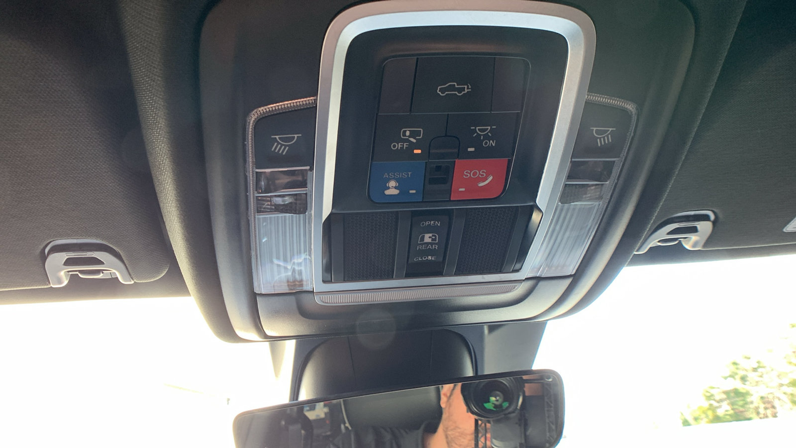 Used 2023 RAM 1500 Laramie AWD/4WD image 23