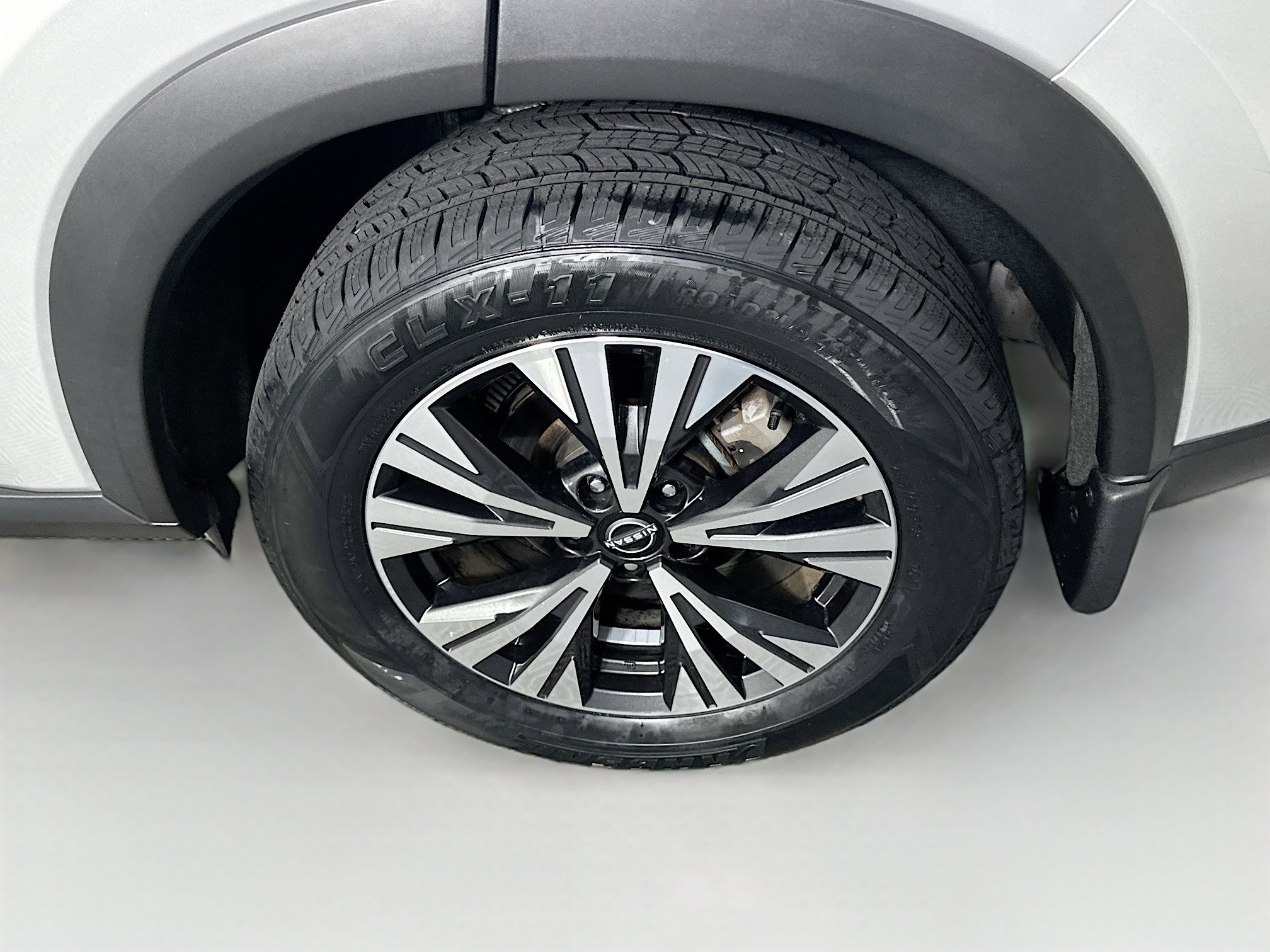 Used 2023 Nissan Rogue SV image 11