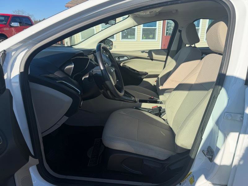 Used 2016 Ford Focus Electric Hatchback image 3