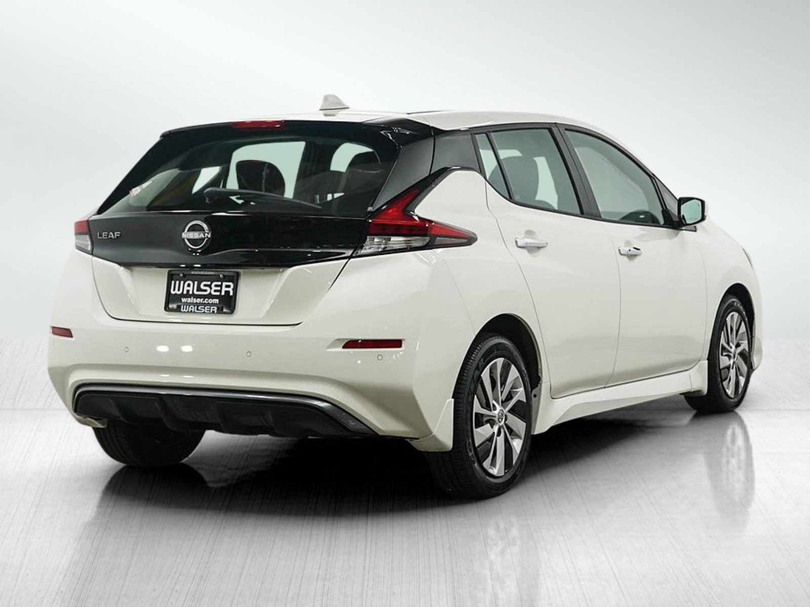 Used 2025 Nissan Leaf S FWD image 5