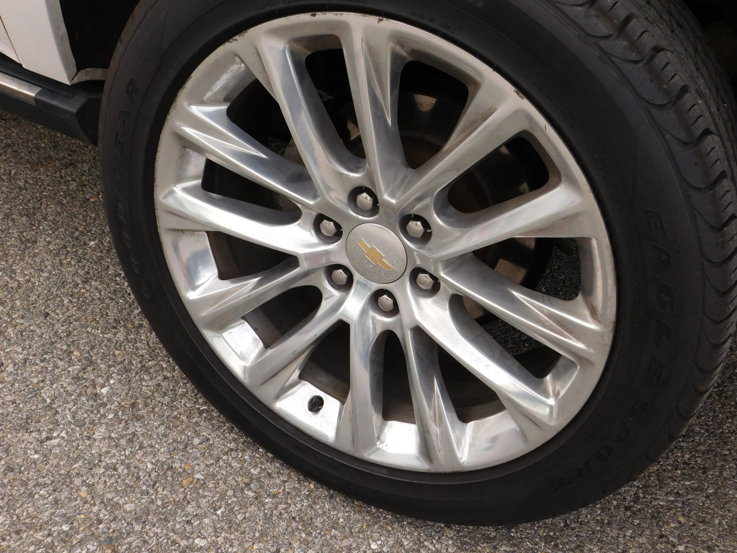 Used 2019 Chevrolet Suburban Premier w/ Premier Plus Edition AWD/4WD image 7