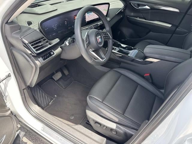 Used 2025 Buick Envision Preferred AWD/4WD image 13