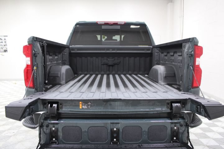 Used 2025 Chevrolet Silverado 1500 LTZ AWD/4WD image 14