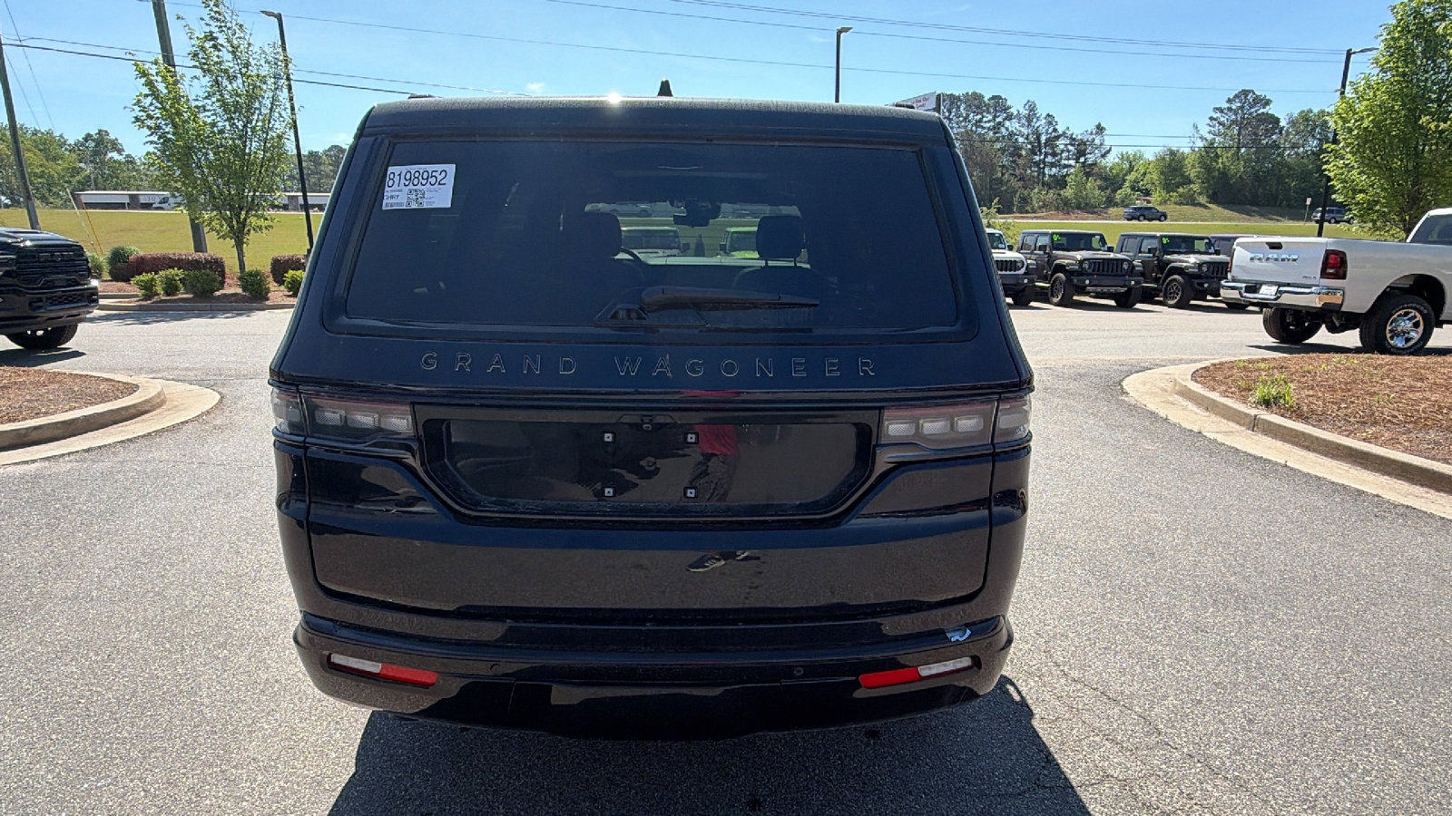 Used 2025 Jeep Grand Wagoneer Series III w/ Quick Order Packagew 28T AWD/4WD image 9