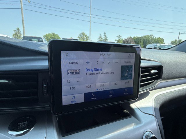 Used 2022 Ford Explorer XLT image 12