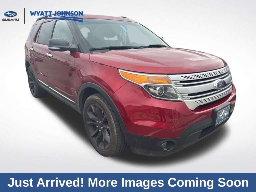 Used 2013 Ford Explorer XLT image 3