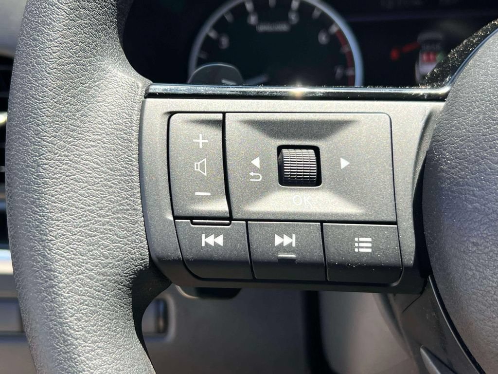 Used 2023 Nissan Rogue SV AWD/4WD image 20