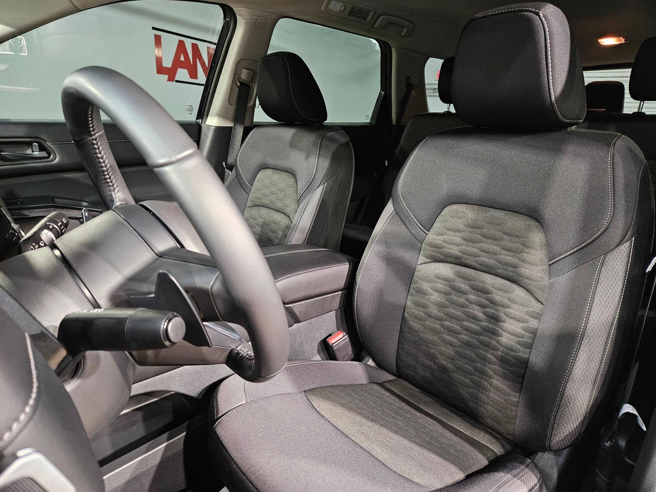 Used 2024 Nissan Pathfinder SV AWD/4WD image 24