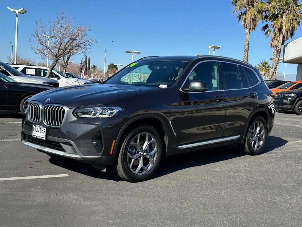 Used 2024 BMW X3 xDrive30i image 2