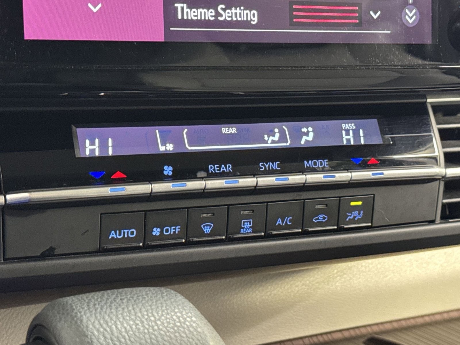 Used 2024 Toyota Sienna LE image 25